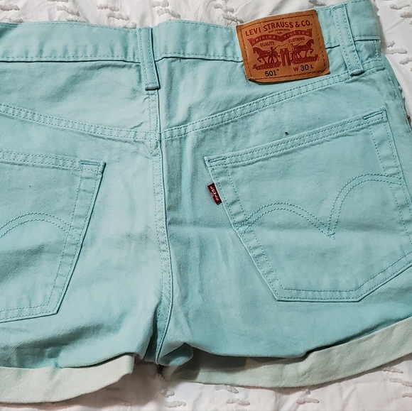 Levi's shorts - Picture 2 of 4